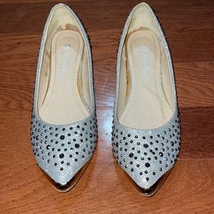 Sparkly silver and gold rhinestone flats size 7.5